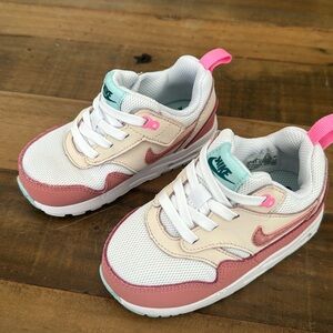 Nike Kids Air Max 1  EasyOn Sneaker